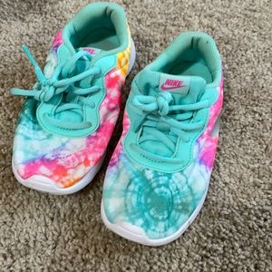 Never worn Nike girls shoes
